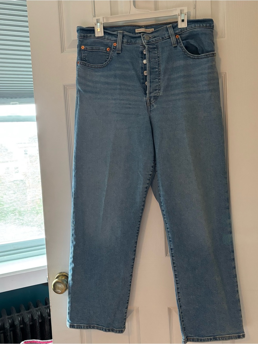 Levi's Ribcage Straight jeans in Blue Wash Size 33